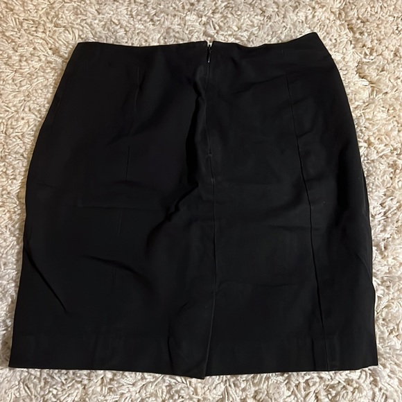 NWOT BANANA REPUBLIC MINISKIRT - Picture 2 of 5
